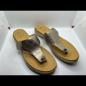 Kork-Ease Metallic Bronze Leather Thong Sandals